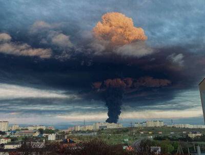 В Казачьей бухте Севастополя загорелась нефтебаза - фото и видео - что известно