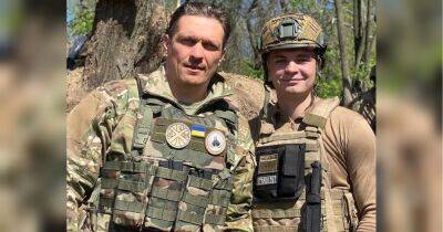 Усик приехал на фронт к украинским воинам и отправил «подарок» рашистам (видео)
