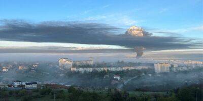 «Похожий взрыв был на Крымском мосту». Чем ударили по топливной базе в Севастополе — интервью NV с военным экспертом