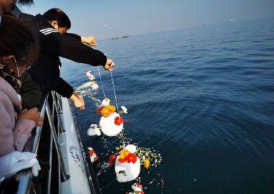 Из-за нехватки мест на кладбищах власти Китая поощряют захоронения в море