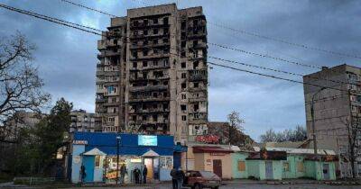 "На 90% уничтожен": Зеленский показал, как изменился Мариуполь после обстрелов (видео)