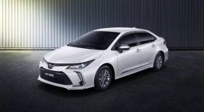 Дилеры привезли из Китая седаны Toyota Corolla за 2,2 млн рублей