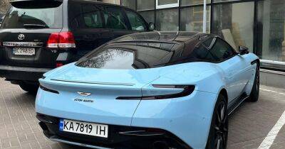 В Киеве заметили эксклюзивный суперкар Aston Martin в нестандартном цвете (фото)