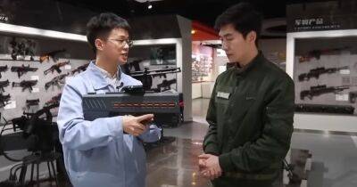 "Монеты" вместо пуль: в Китае испытали электромагнитный пистолет для полицейских (видео)