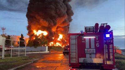После взрыва на нефтебазе в Севастополе по городу распространяются панические слухи – Генштаб
