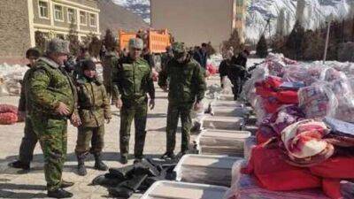В ГБАО начали распределять помощь среди пострадавших от схода лавин - dialog.tj - Душанбе - Хорог - район Шугнанский
