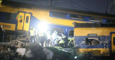 В Нидерландах поезд столкнулся с краном: есть погибшие и раненые (фото)