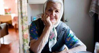 Украинские пенсионеры с минимальными пенсиями смогут получить надбавку: кому доплатят