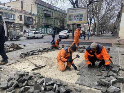 Ремонт тротуаров начали в Одессе