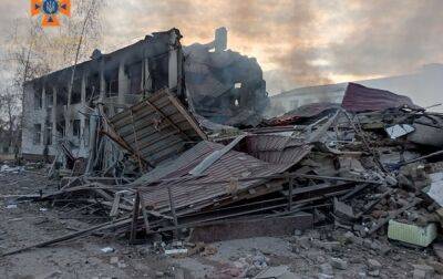 Авиаудар по Запорожской области: разрушена гимназия, возник пожар