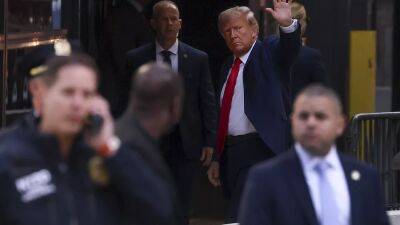 Дональд Трамп - Джо Байден - Трамп прибыл в суд - ru.euronews.com - Нью-Йорк - шт.Флорида - Манхэттен