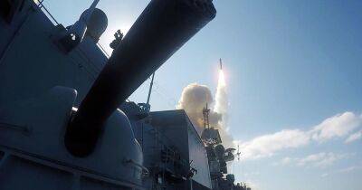 Залп — до 40 "Калибров": РФ в два раза увеличила число ракетоносителей в Черном море (видео)