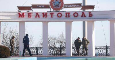 Угрожают вывозом в РФ: в Генштабе рассказали, как оккупанты запугивают людей в Мелитополе