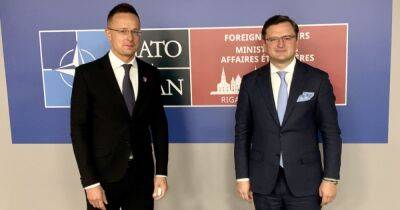 В Венгрии заявили, что визит Кулебы в штаб-квартиру НАТО "нарушает единство" Альянса