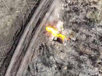 "Аэроразведка разносит оккупантам "подарки" – каждому в блиндаж!" В ВСУ показали видео боевой работы дронов-разведчиков