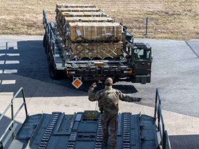 Пентагон опубликовал фото военной помощи США Украине