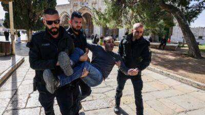 Иерусалим: после столкновений у мечети Аль-Акса на Храмовой горе задержаны 350 палестинцев