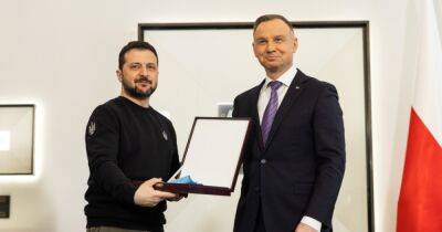 Дуда вручил Зеленскому в Польше высшую государственную награду