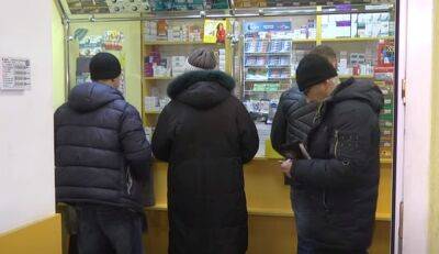 Украинцы могут собой "гордиться": сколько заработали аптеки из-за дикого ажиотажа с е-рецептами