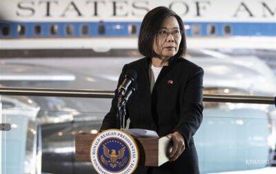 Китай осудил транзит главы Тайваня через США