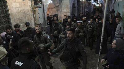 Полиция Израиля вновь штурмовала Аль-Аксу