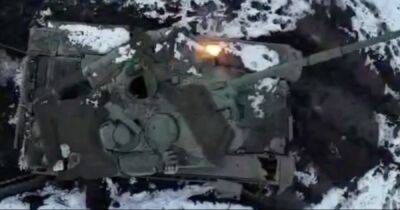 Украинские военные подбили танк Т-90М "Прорыв" с российского ПТРК "Корнет" (видео)