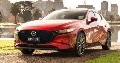 Представлена новая Mazda 3 2024: что изменилось в седане и хэтчбеке (фото)