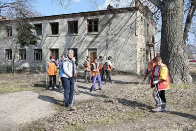 Работа на Харьковщине: в «Армии восстановления» уже 1500 человек