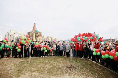 Яблоневую аллею высадили в Гродно в честь 45-летия Ленинского района