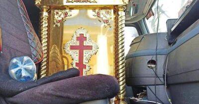 Пытались вывезти мощи 80 святых: на границе с Молдовой задержали автомобиль с церковным товаром