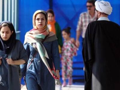 Амини Махсы - В Иране устанавливают камеры для поиска женщин, которые не носят хиджаб - unn.com.ua - Украина - Киев - Иран