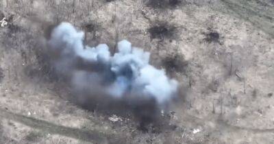 Точный выстрел гаубицы М777: ВСУ уничтожили новейшую российскую РЛС "Репейник" (видео)