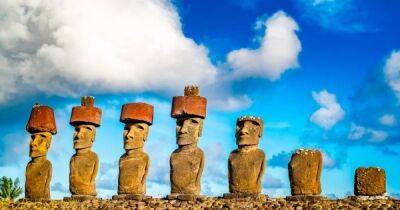 Загадки острова Пасхи: почему некоторые каменные статуи носят странные красные шапки