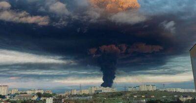 Взрывы на нефтебазе в Севастополе. У россиян начинается "горячий курортный сезон", — Генштаб ВСУ