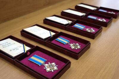 На Харьковщине семьям погибших нацгвардейцев передали государственные награды