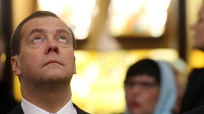 Медведев заявил, что Маск не справился с задачей, потому что Twitter прогнулся под украинцев