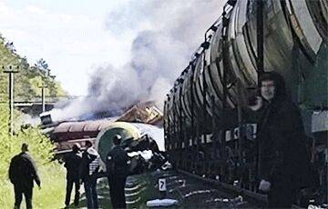 Тепловоз поезда, который пустили под откос партизаны в Брянской области, белорусский