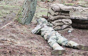 Украинских военных в Великобритании учат вести боевые действия в лесистой местности