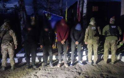 В Черновицкой области пограничники задержали уклонистов с проводником