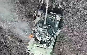 ВСУ разорвали гусеницы российского танка