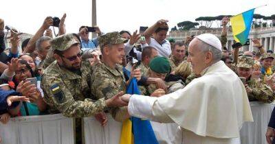 Папа Римский объявил о "миротворческой миссии" по Украине: у Зеленского отреагировали