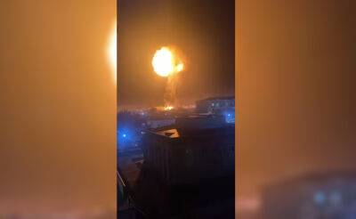 На территории газоснабжающей организации в Самаркандской области произошел сильный взрыв газа. Видео