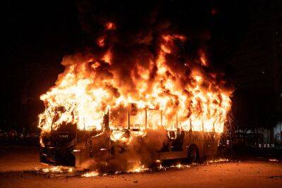 В Восточном Иерусалиме подожгли автобус с водителем