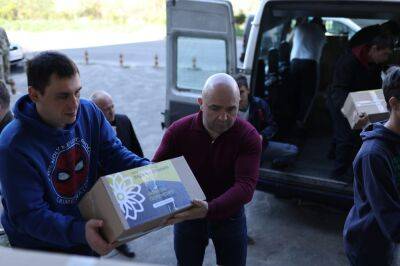 Депгруппа "Восстановление Украины" с гуманитарной миссией посетила ВПЛ на Западной Украине