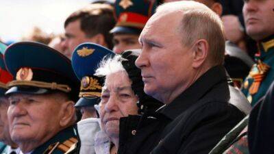 Путин на параде Победы назвал начатую им войну в Украине войной против России