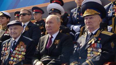 На параде возле Путина сидели бывшие НКВДшники и КГБисты – росСМИ