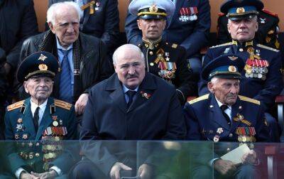 Песков объяснил, почему Лукашенко так быстро покинул Москву 9 мая