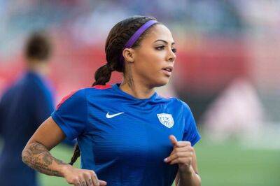 «Сдуйте мне сиськи!»: американская футболистка возмутилась размером груди в FIFA – вот ее реальные фото