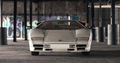 Культовый Lamborghini Countach более 20 лет простоял заброшенным в гараже (фото)