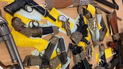 Сербы сдали более 3000 единиц незаконного оружия после массовых расстрелов